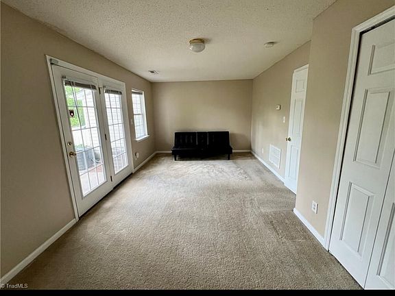 5th image of 88 Tannenbaum Cir #88