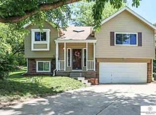 7623 N 79th Plz, Omaha, NE 68122
