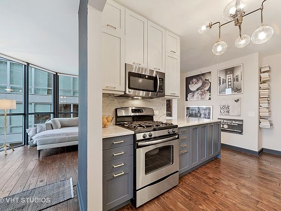 5th image of 645 N Kingsbury St APT 1201