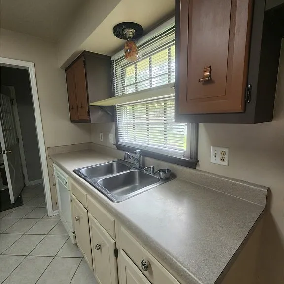 311 Holly Hill Rd — Photo 4