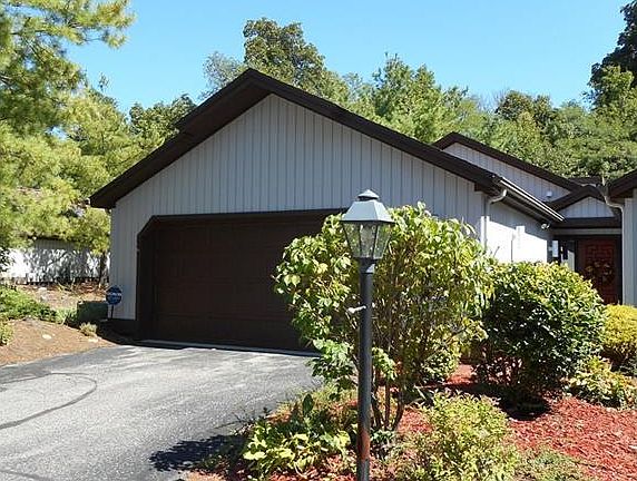 2nd image of 58 Pinewood Dr
