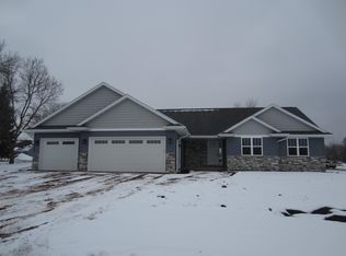 1320 Highland Ridge Dr, De Pere, WI 54115