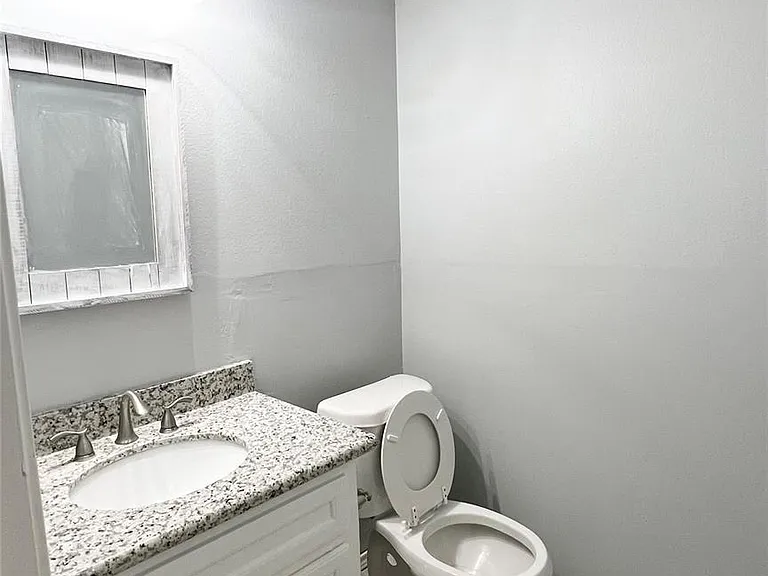 803 Glen Hollow Dr — Photo 18
