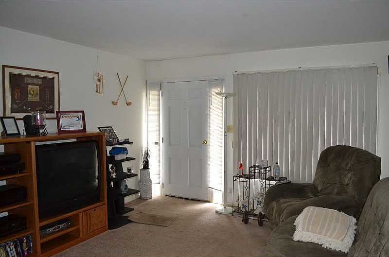 1st image of 407 W Boyd Ave
