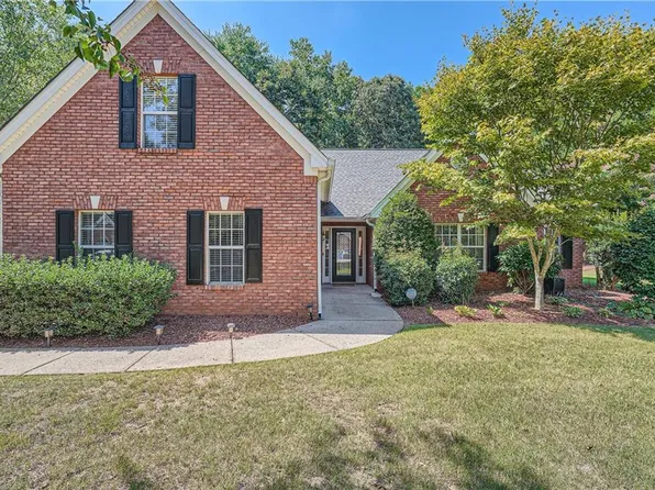 5544 Rose Ridge Ct, Flowery Branch, GA 30542