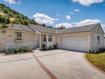 10022 Roscoe Blvd, Sun Valley, CA, 91352