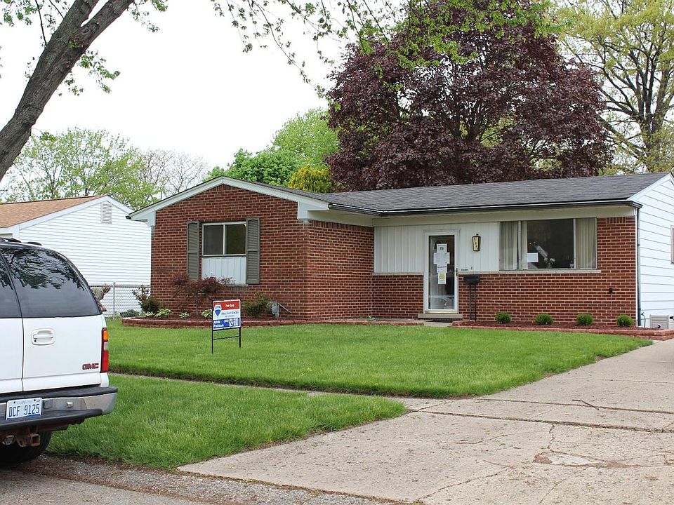 1st image of 41925 Stanberry Dr