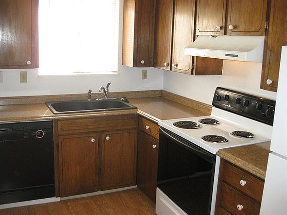 4th image of 795 Park St APT 44