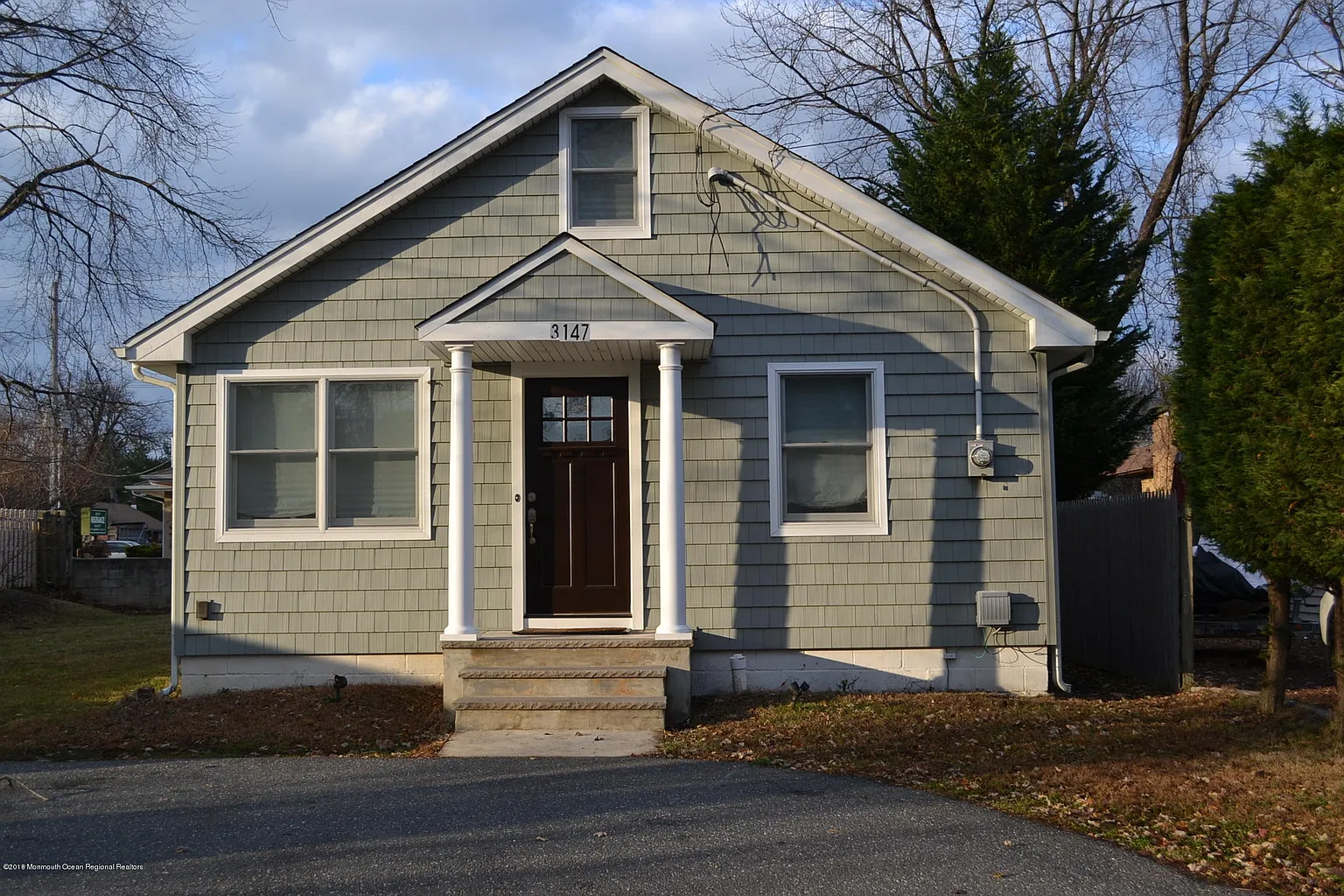 3147 Hiawatha Ave photo 1