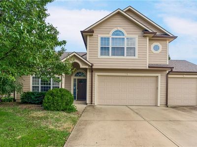 204 Thomas Cir, Louisburg, KS, 66053
