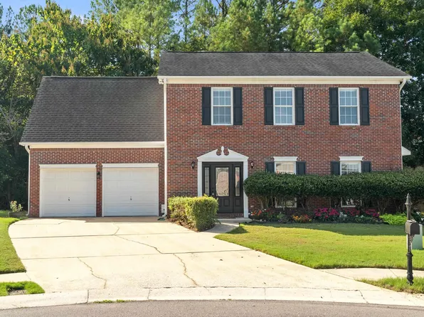 1541 Deer Valley Dr, Hoover, AL 35226