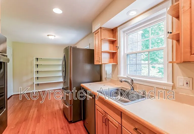 8239 Doctor Craik Ct — Photo 10