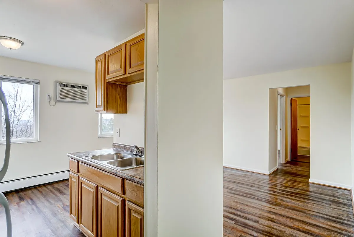 Building Photo - 1668 Glen Parker Ave #4