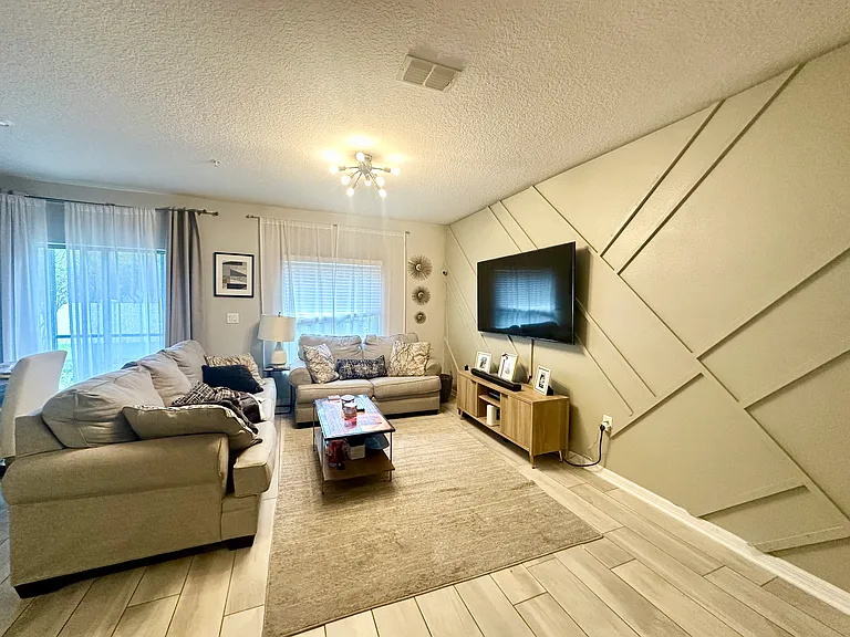 116 Cedar Bark Ln — Photo 5