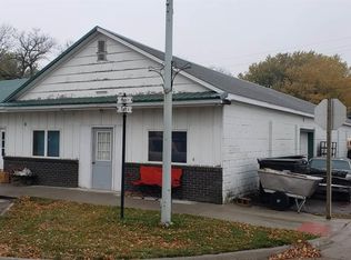 621 1/2 Main St, Boyden, IA 51234