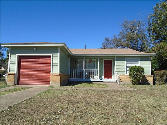 4th image of 3207 Dahlia Dr