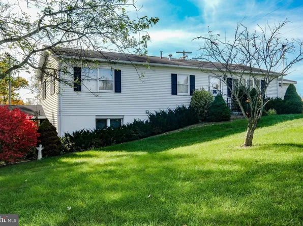1290 Paynes Ford Rd, Martinsburg, WV 25405