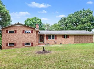 298 Enwood Dr, Charlotte, NC 28214