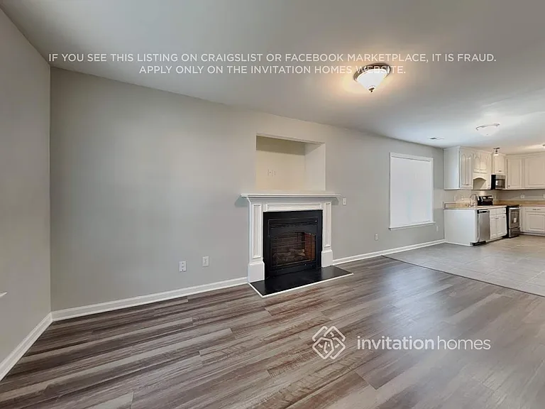 101 Blackthorne Ct — Photo 3
