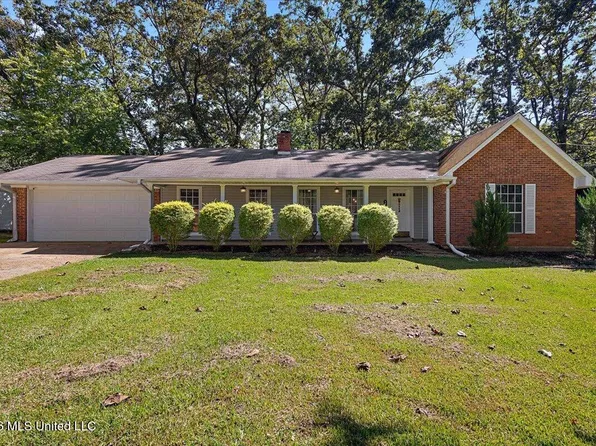 176 Oak Park Dr, Forest, MS 39074