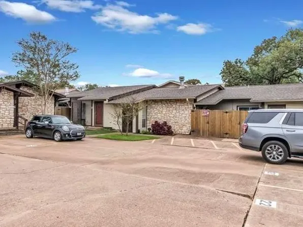 2100 Windsor Dr APT 22, Bryan, TX 77802