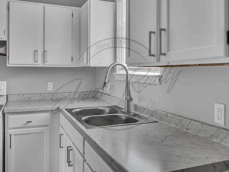 2526 Highland Trace Dr — Photo 1