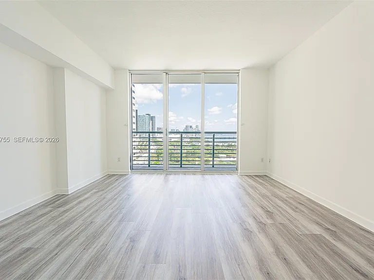 325 Biscayne Blvd #2020 — Photo 10
