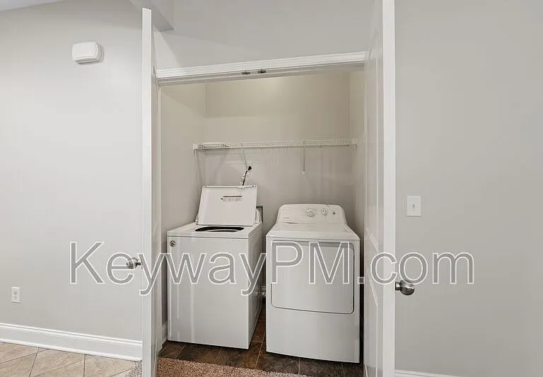 366 Bowen Fls — Photo 16
