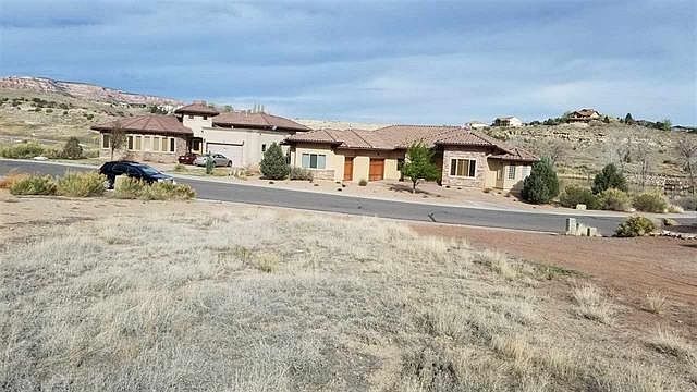 2nd image of 350 Shadow Lake Rd