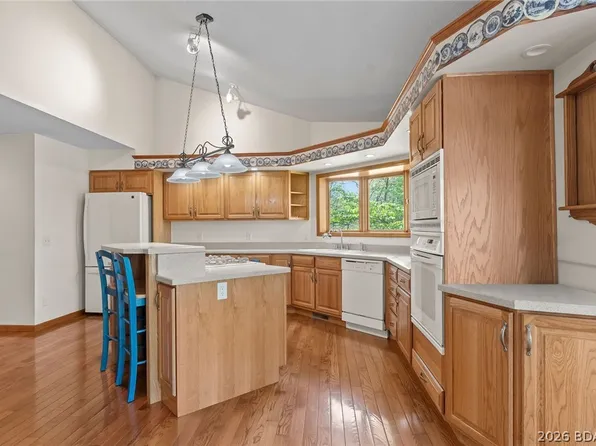 87 Perkins Rd, Sunrise Beach, MO 65079