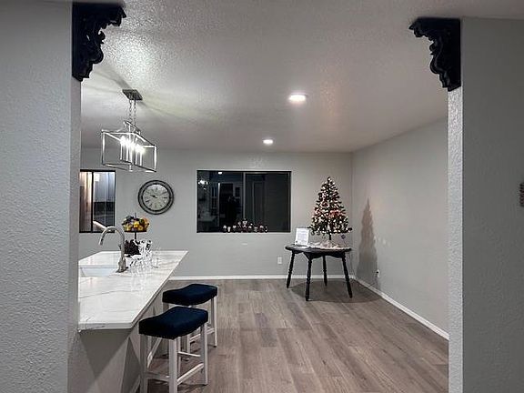 5th image of 2319 Parkway Dr
