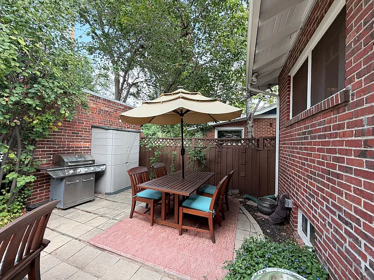 631 Jackson St — Photo 29