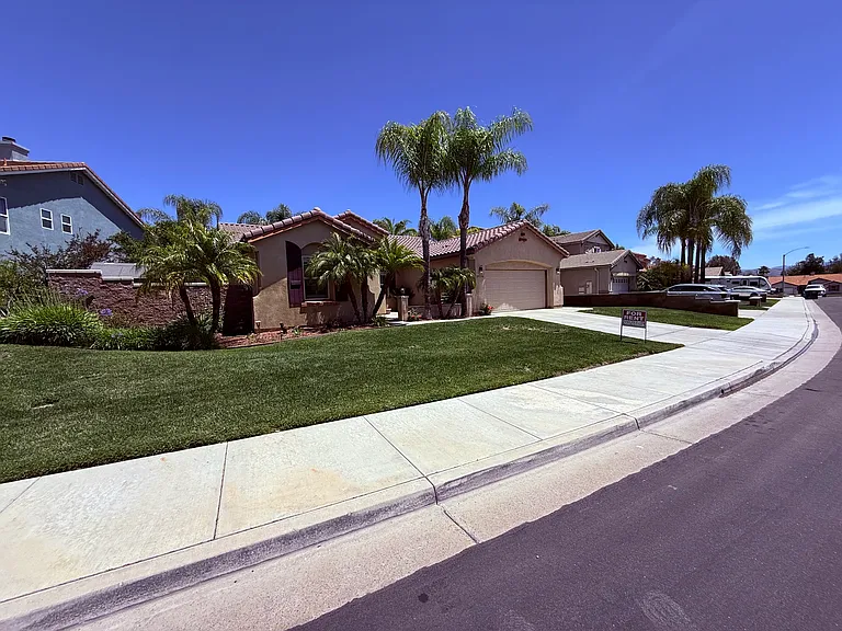 29390 Garnet St — Photo 1