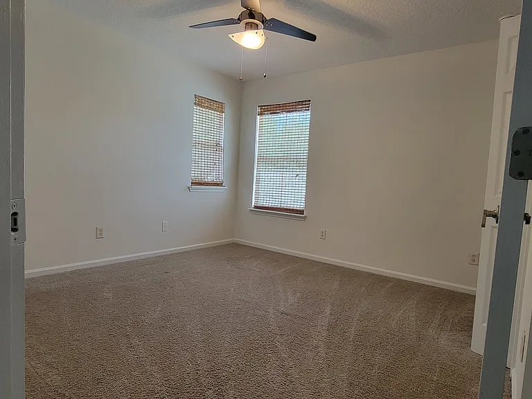 6319 Endelstow Ln — Photo 42