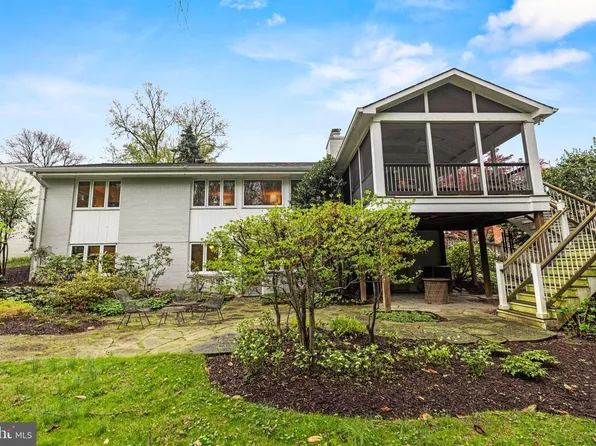 8711 Brierly Ct, Chevy Chase, MD 20815