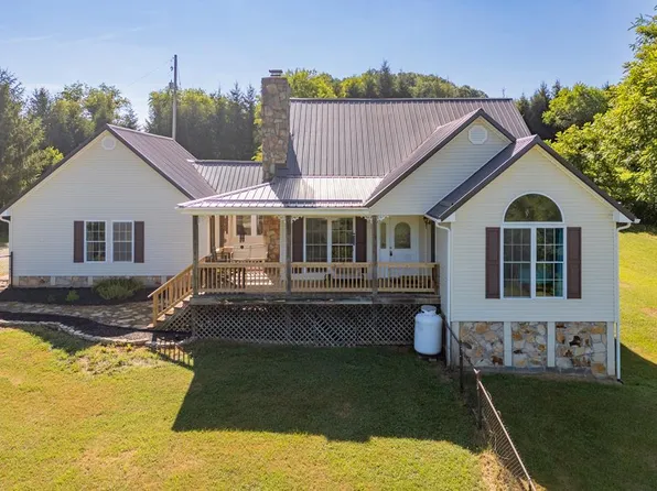 355 Aldengate Dr, Barren Springs, VA 24313