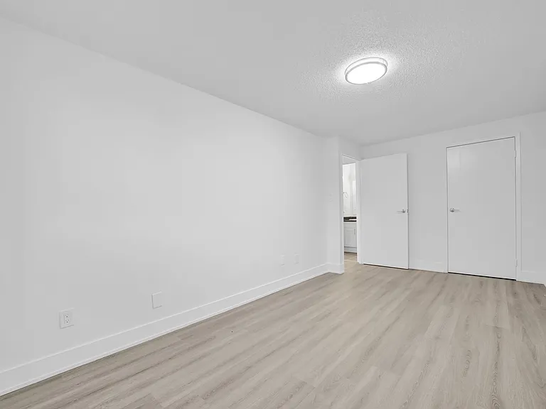 252 Saint Andrews St — Photo 14