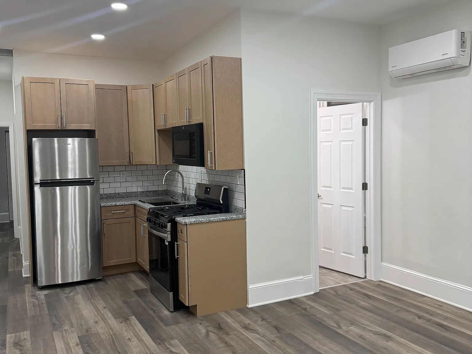2 bed, 900 sqft, $1,395 — Photo 3