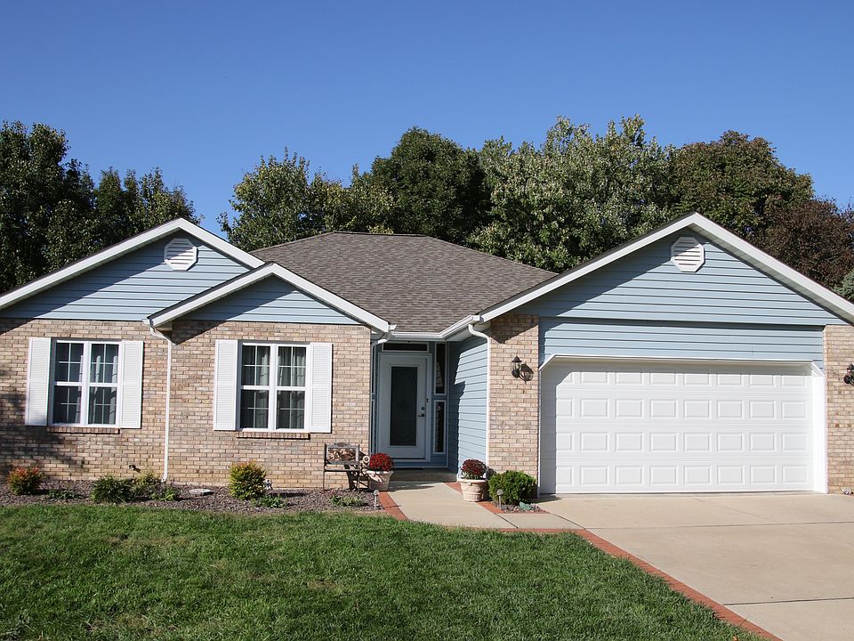 1st image of 35 Gaslight Ln