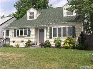 2964 Lawrence Dr, Wantagh, NY 11793