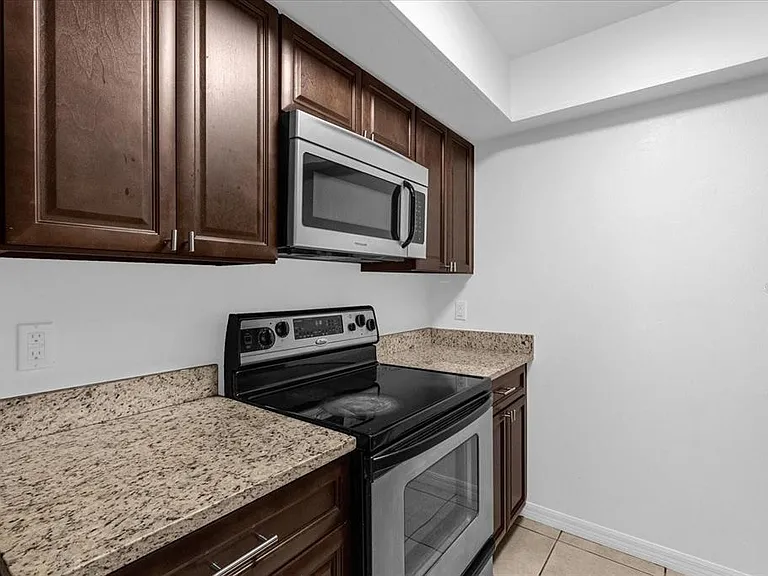 5214 Kempston Dr — Photo 10