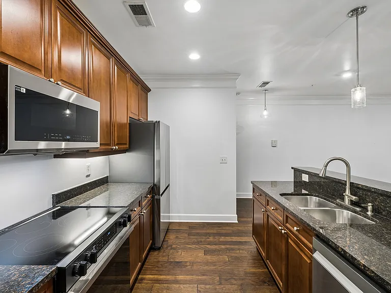 3100 W End Cir #102 — Photo 8