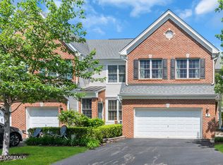 7 Hummingbird Dr, Manalapan, NJ 07726