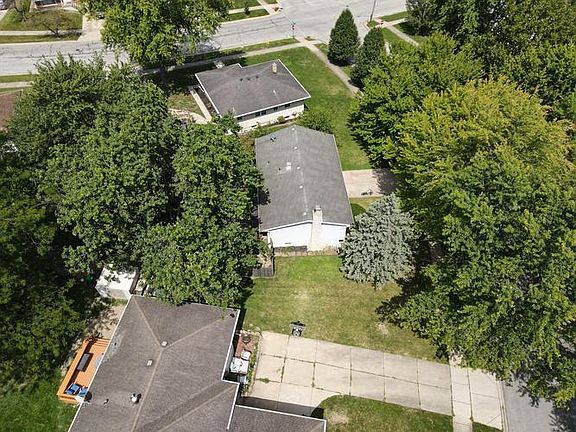 2nd image of 2446 Sycamore Dr