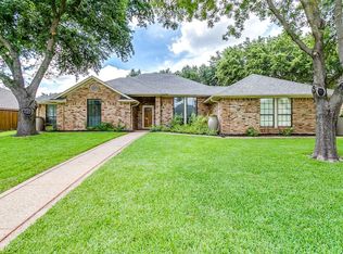 1305 Fairfax Dr, Mansfield, TX 76063