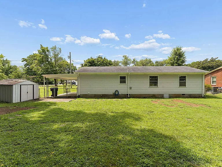 900 Velma Ln — Photo 24