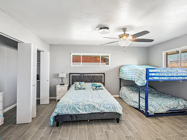 1642 W Manor Dr — Photo 7