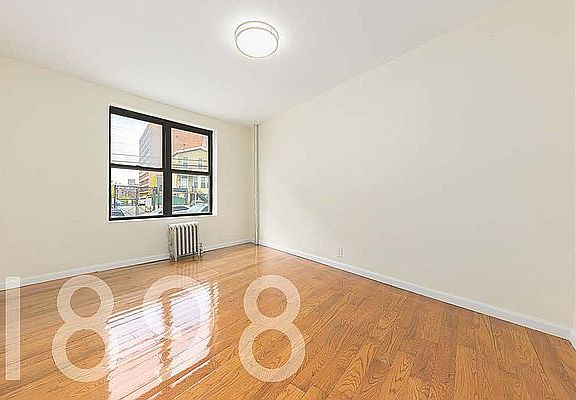 5th image of 3049 Crescent St APT H2a5