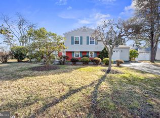 1695 Country Ln, Aston, PA 19014