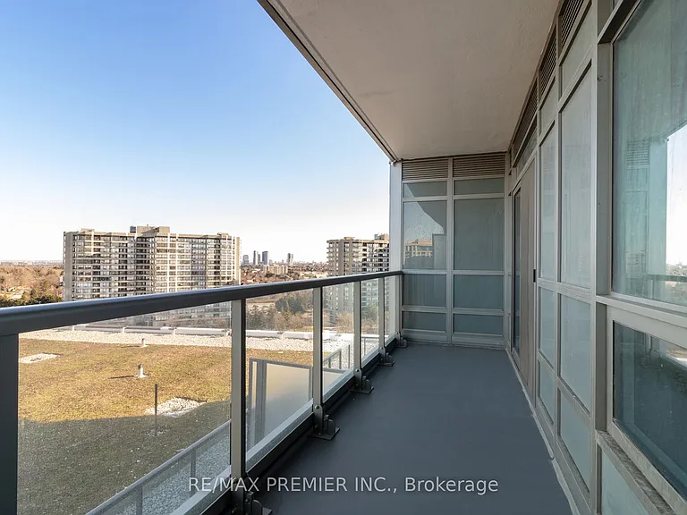 30 Upper Mall Way #909 — Photo 28